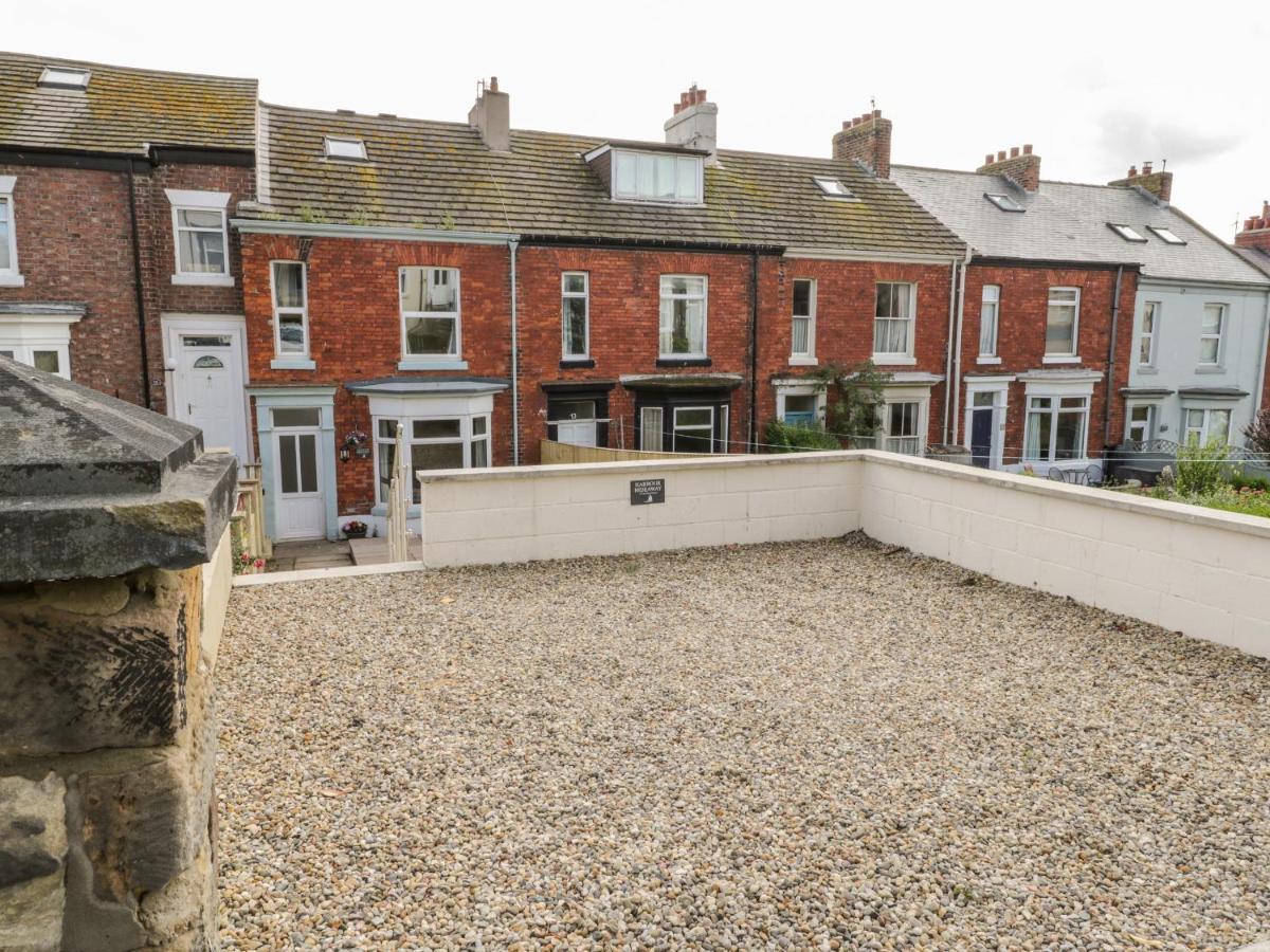 Harbour Hideaway Villa Whitby Exterior photo